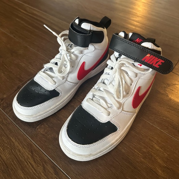 Nike Court Borough Mid 2 Boys shoes 5Y - Picture 1 of 4